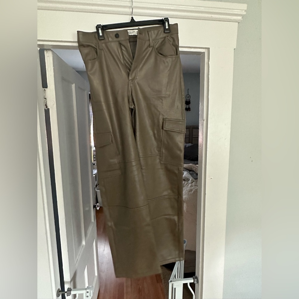 Abercrombie Vegan Leather size 30/10L. read label for description